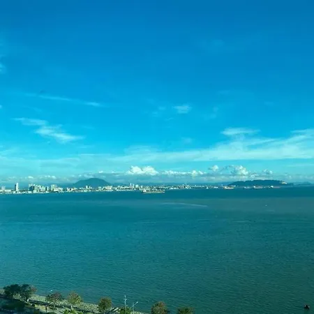 Maritime Suite Duplex Penang- Pemandangan Laut George Town Exterior photo