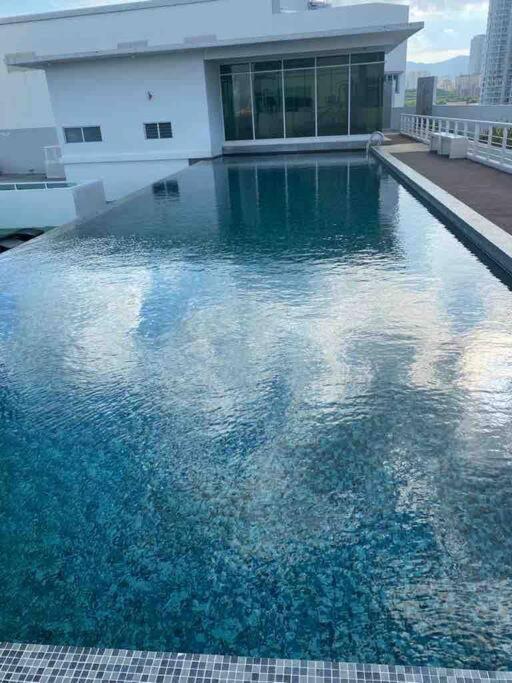 Maritime Duplex Penang- Pemandangan Laut Apartment