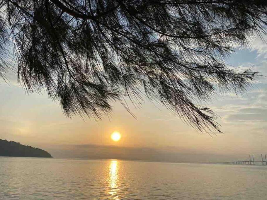 Apartment Maritime Duplex Penang- Pemandangan Laut George Town